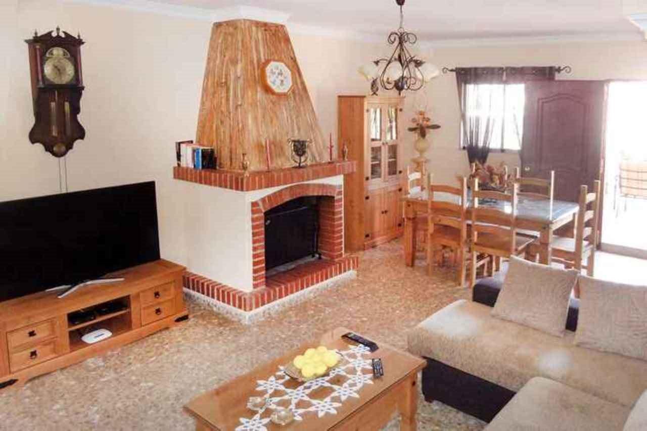 Alvarez Villa